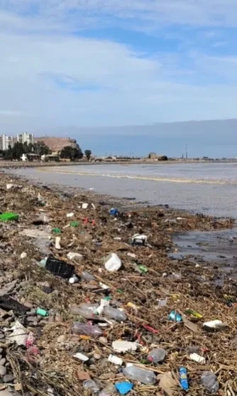 Desolador escenario en Arica: playa abarrotada de basura tras el ...